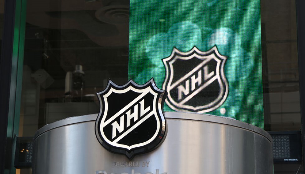 Postponed NHL Game Between Los Angeles Kings and Calgary Flames Due to Wildfires